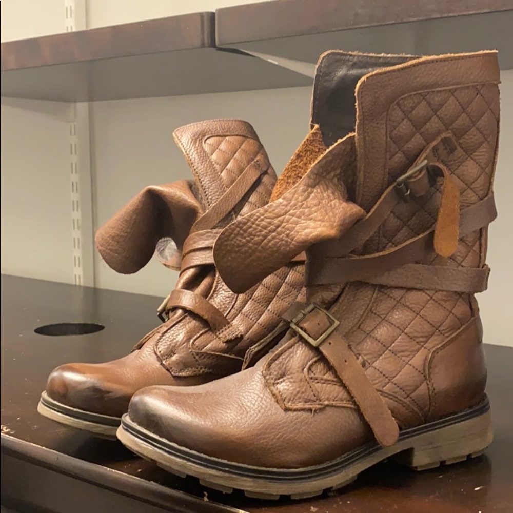 Almost new brown combat style fashion boots
